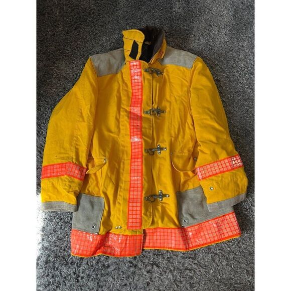 Vintage Janesville Lion Apparel Firefighter Fireman’s Yellow Nomex Jacket A4 - Picture 1 of 6